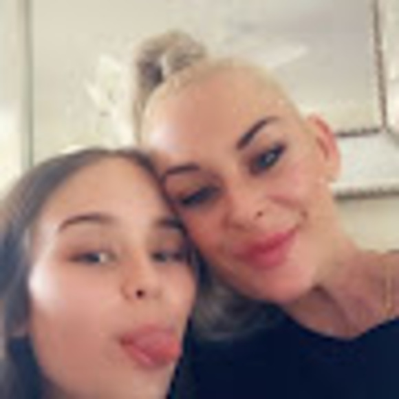 Meet your Posher, Lisa - Picture 1 of 1